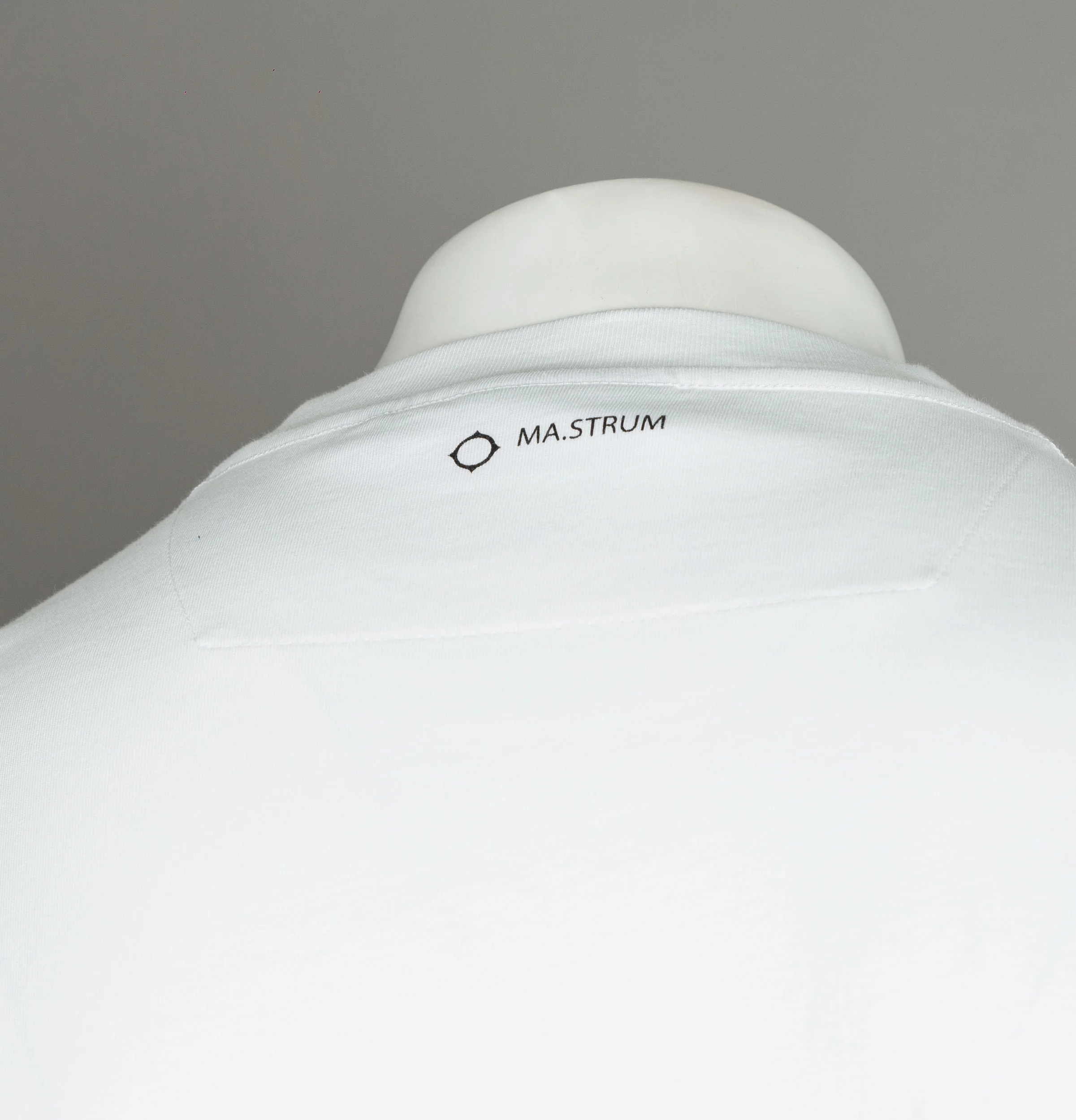 Ma.Strum Embroidered Compass Logo Icon T-Shirt Optic White - Image 5