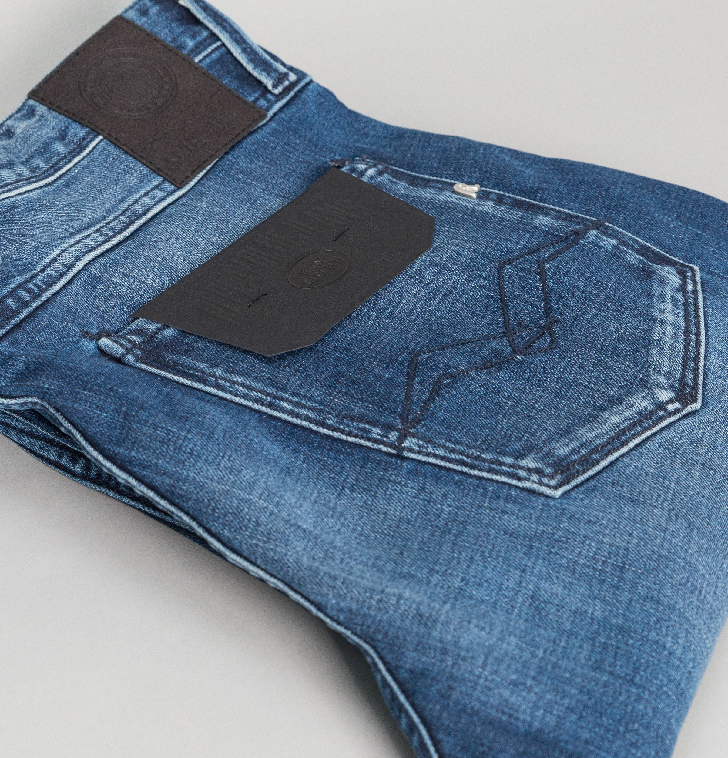 Replay Anbass Slim Fit Easy Stretch Jeans Mid Blue - Image 4